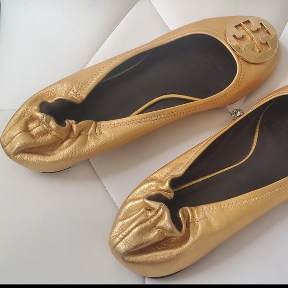 Tory Birch Size 7 Gold Flats - Showroom  condition - Picture 2 of 5